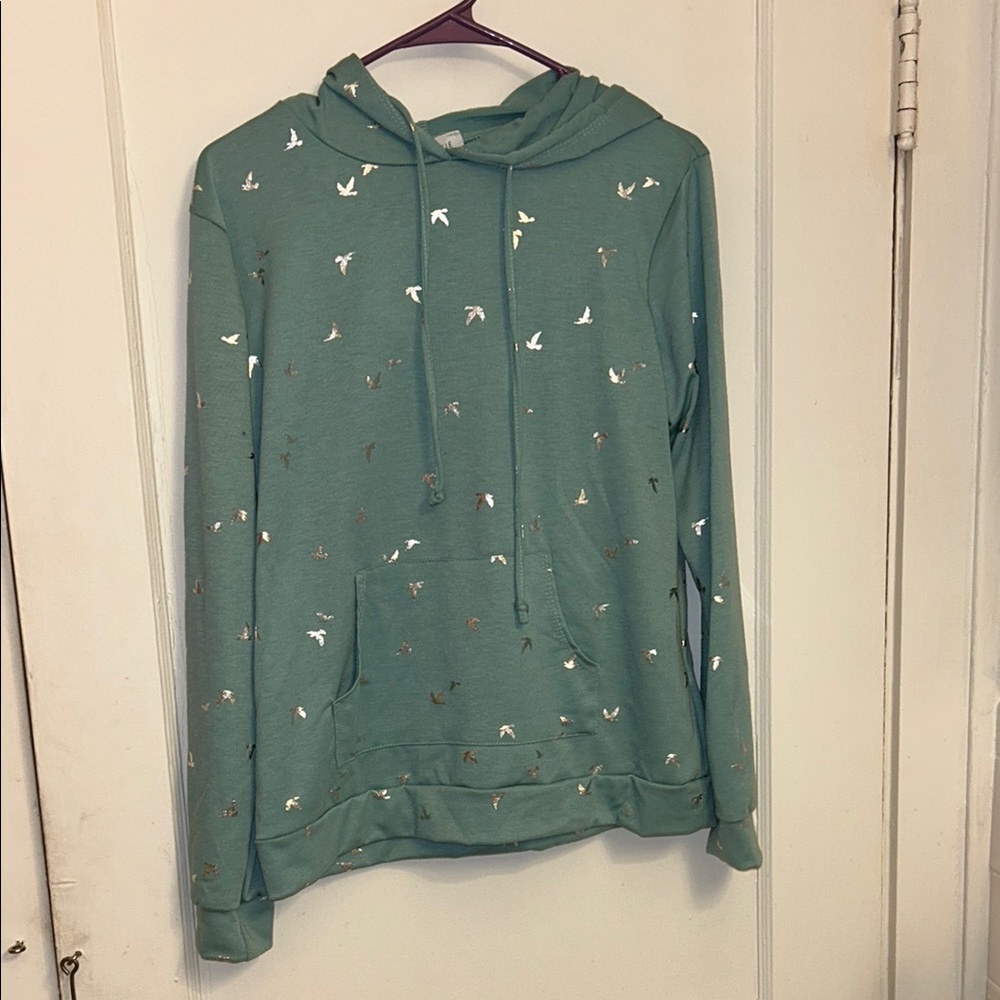 Green Oversized Hoodie with Long Sleeves and Relaxed Fit